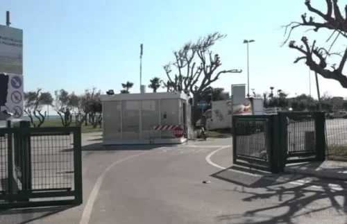 14enne aggredita in spiaggia, a Bari: