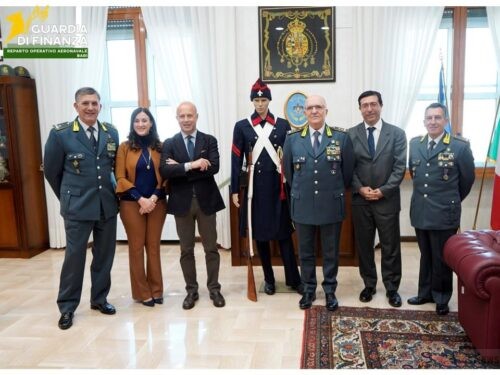 Bari: Petruzzelli e Guardia di Finanza, incontro tra storia e istituzioni
