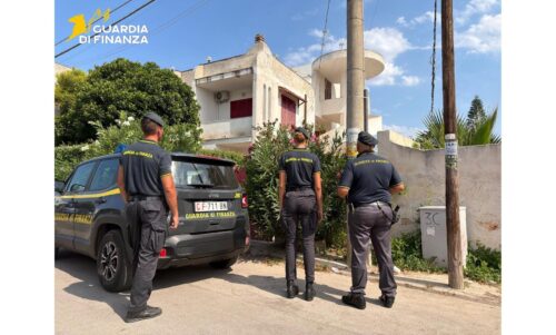 Gallipoli, blitz delle Fiamme Gialle contro le 'case pollaio': centinaia di turisti in eccedenza e maxi sanzioni