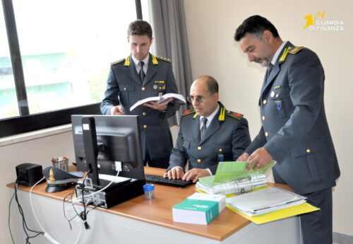 Brindisi: avvocato nel mirino della GdF, scoperti oltre 500 mila euro di compensi non dichiarati
